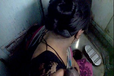 Tamil sex video of a gay sucking a dick in a train’s toilet